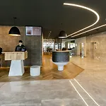 Arcotel Nike