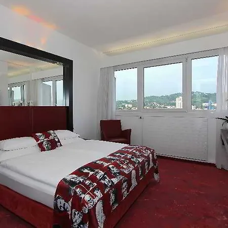 Ξενοδοχείο Arcotel Nike 4*
